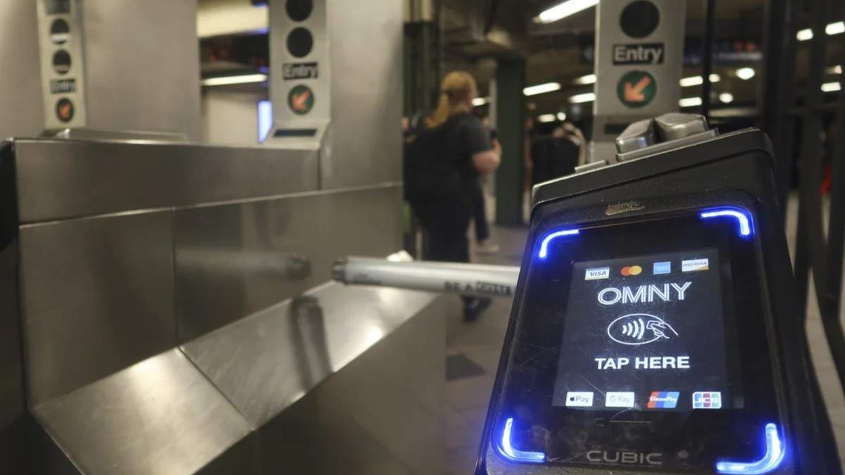 Swipe Chaos: OMNY Users Hit with Extra Charges in NYC