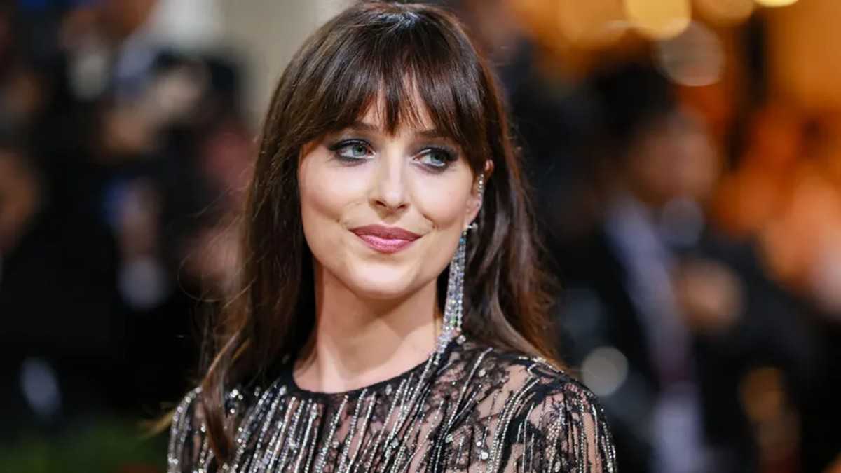 “A Bit of a Mess”: Dakota Johnson Blames Non-Creatives for Hollywood’s Fall