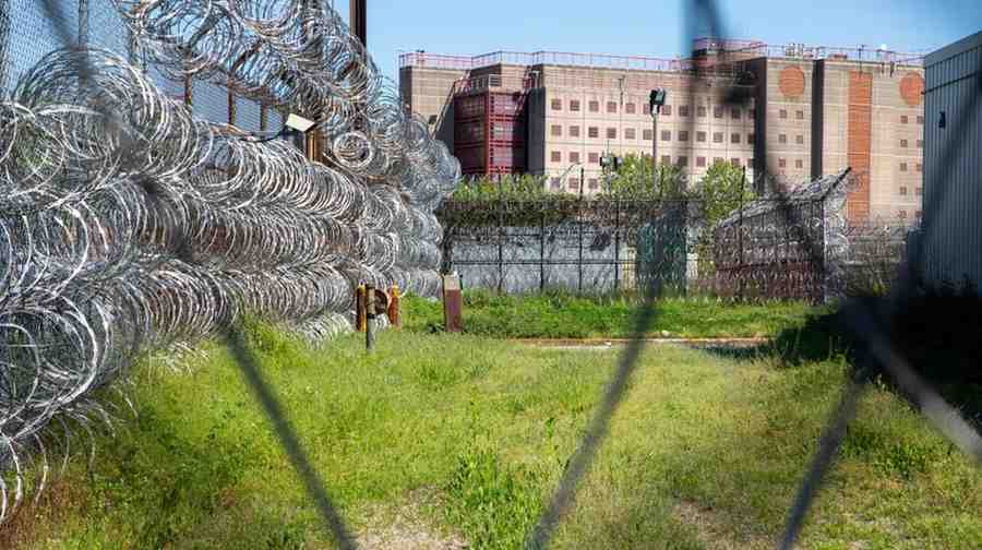 Rikers Overflows as NYC Inmates Wait on Broken Parole Pipeline