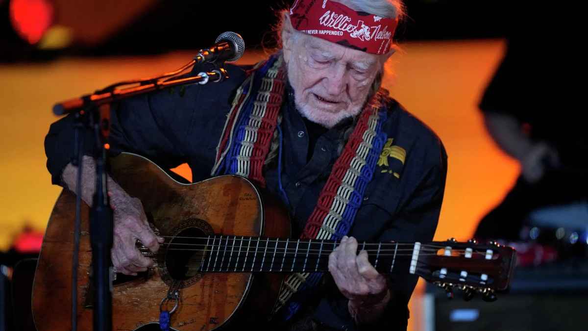 Willie Nelson’s July Fourth Picnic Returns to Austin with Fireworks and Legends