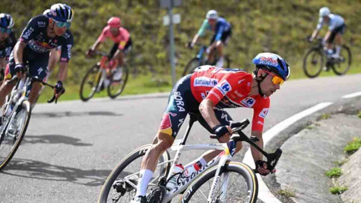 La Vuelta a España Heats Up Spain with Top Cyclists