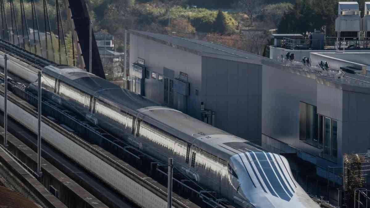 🚄 Japanese Maglev Train at 310 MPH Stuns the World, Sparks Debate Over Rail Costs