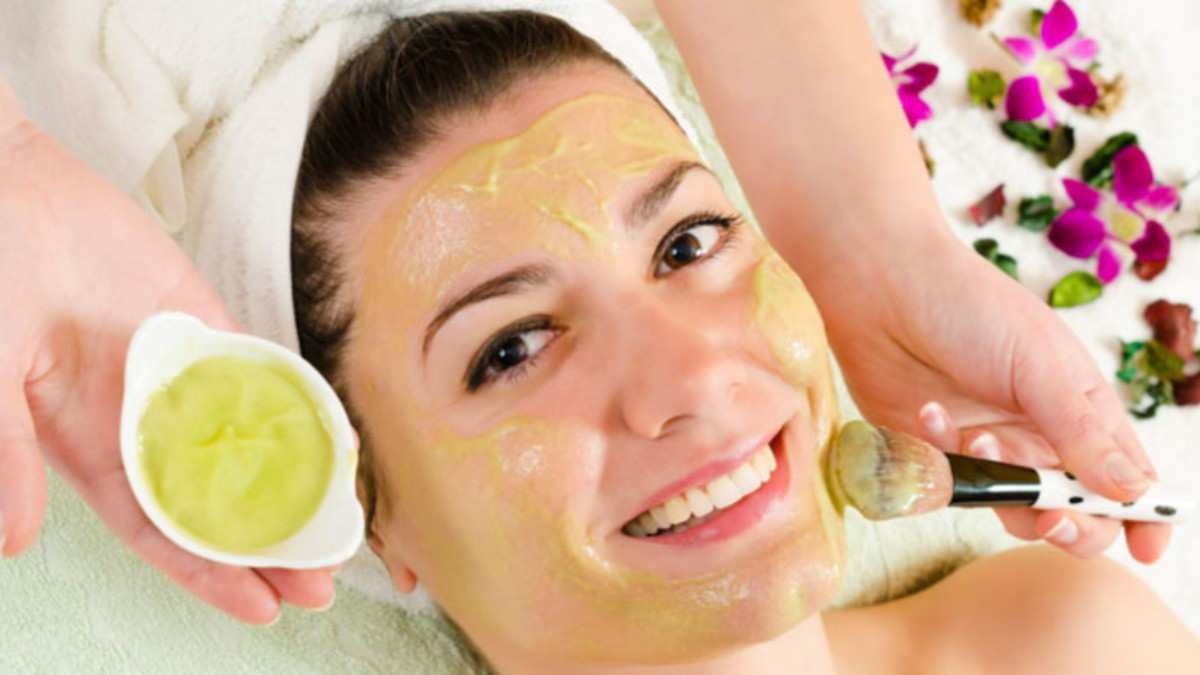 Daily Beauty Tips That Keep Women Glowing All Day