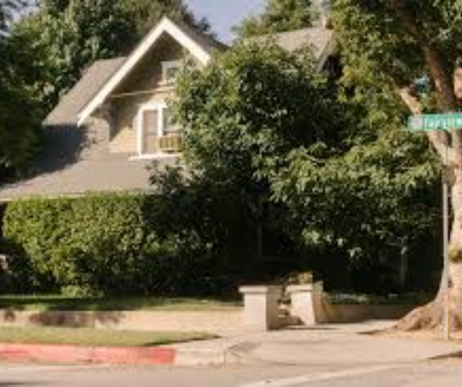 Wildfire Safety vs. Neighborhood Greenery: Highland Park Hedges at Risk